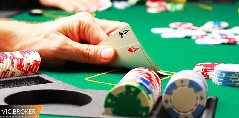 Chơi poker 5 lá cũng cần kỹ năng và chuyên nghiệp thì mới thắng cuộc