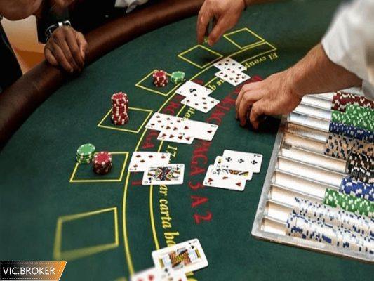 Chơi xì tố trên Vicclub